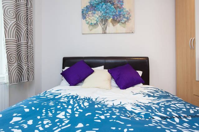 Room St Paul's Way in Greater London
