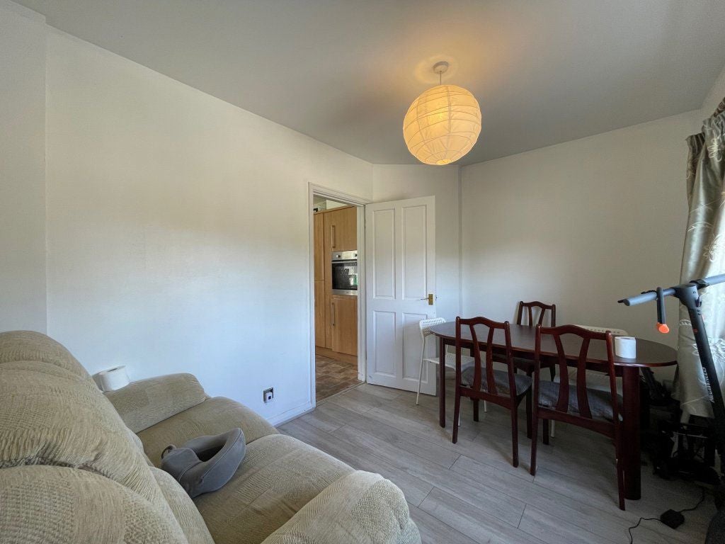 Room Southall Avenue in Brighton