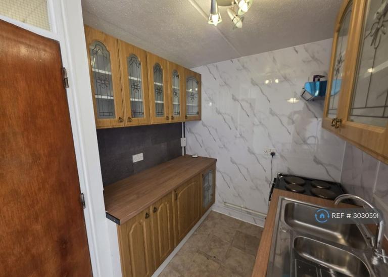 Flat Brooks Mews in Aylesbury