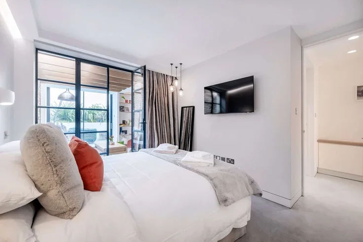 Flat Westbourne Park Road in Greater London