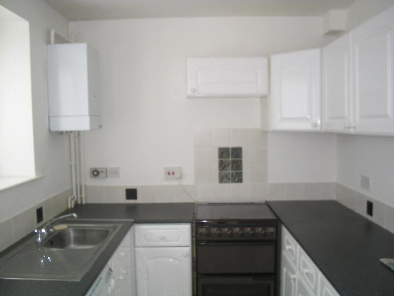 Flat Airedale Court in Leeds