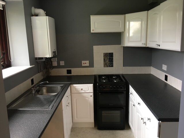 Flat Airedale Court in Leeds
