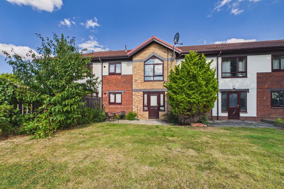 Flat Airedale Court in Leeds