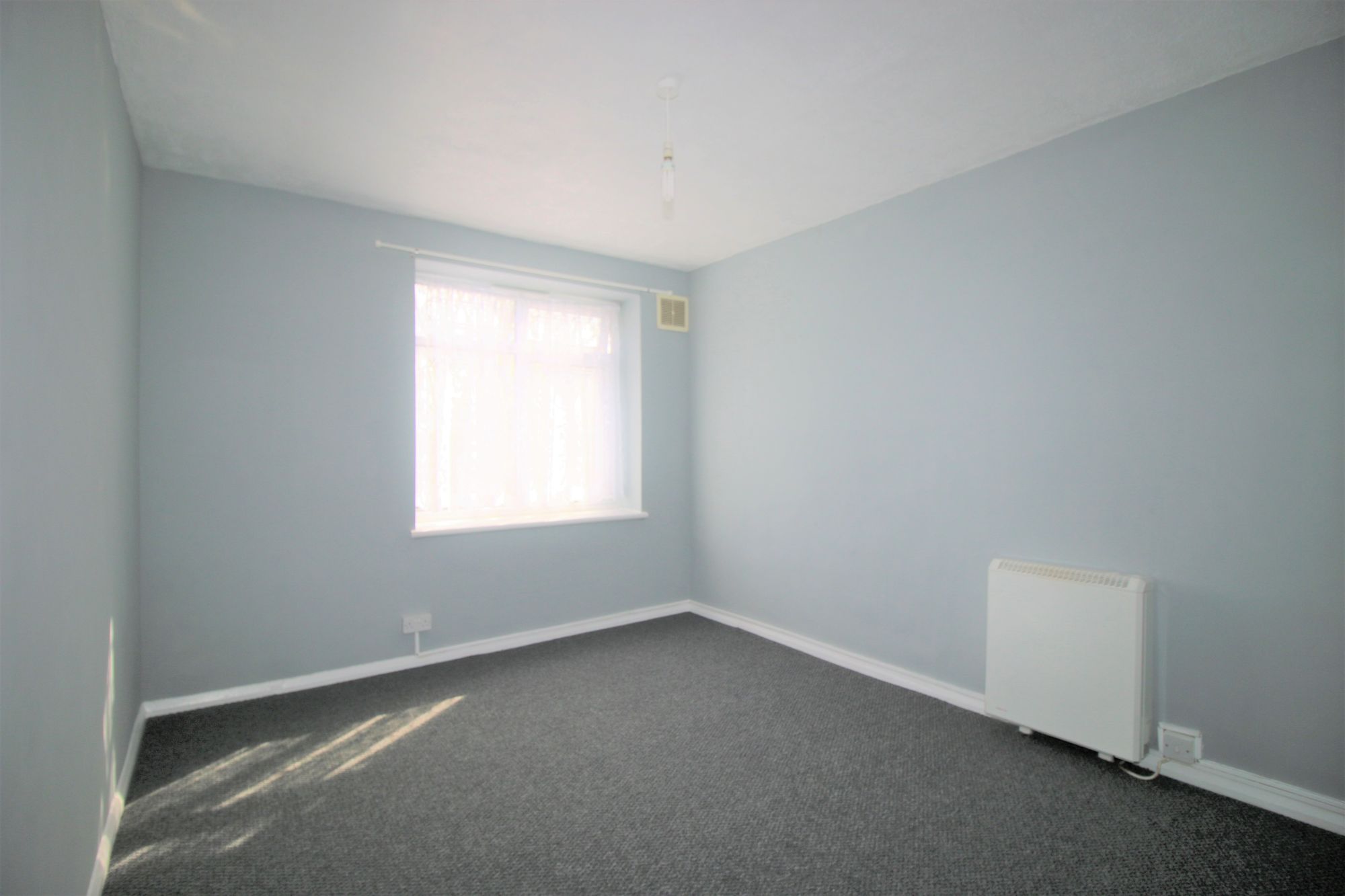 Flat Redcar Road in London