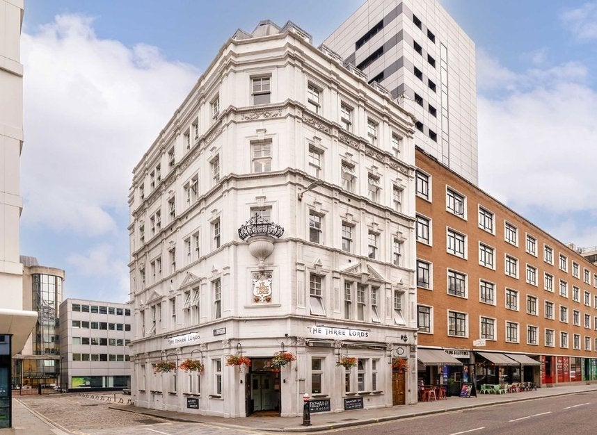 Flat Minories in City of London
