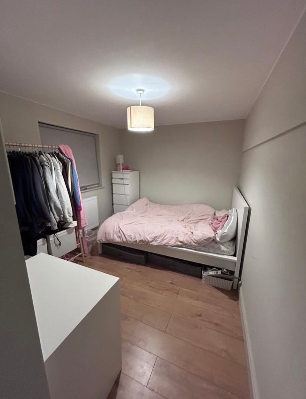 Room Haydn Avenue in Manchester