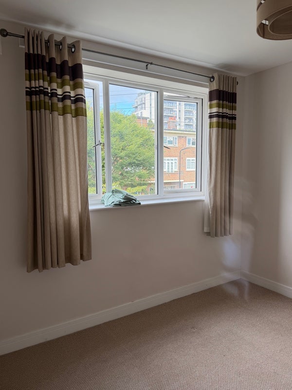 Room Forest Grove in Greater London