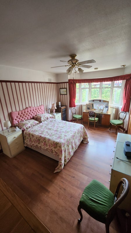Room Sharon Gardens in Greater London