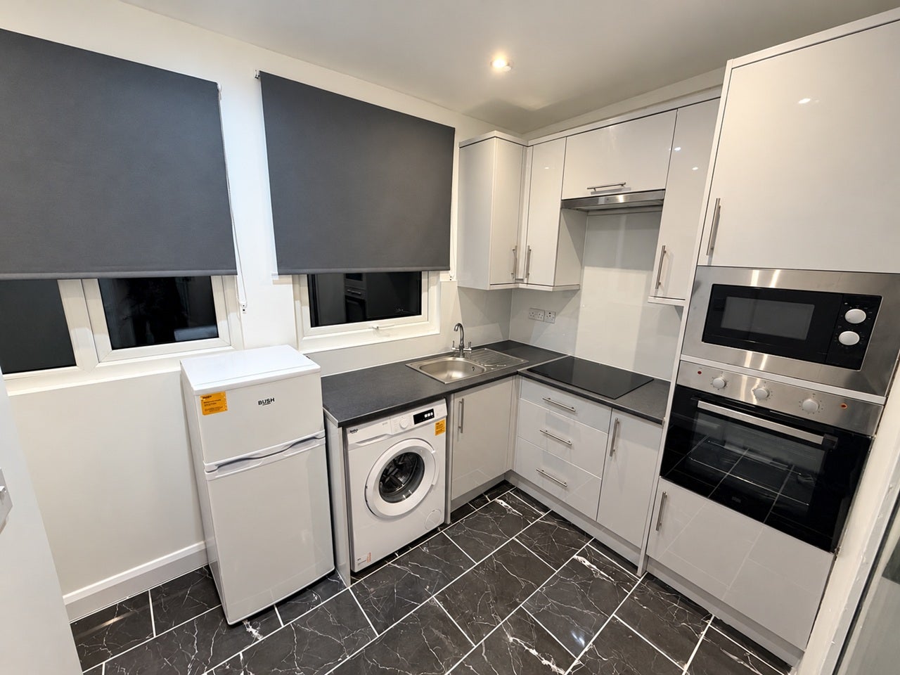 Flat Logan Close in Greater London