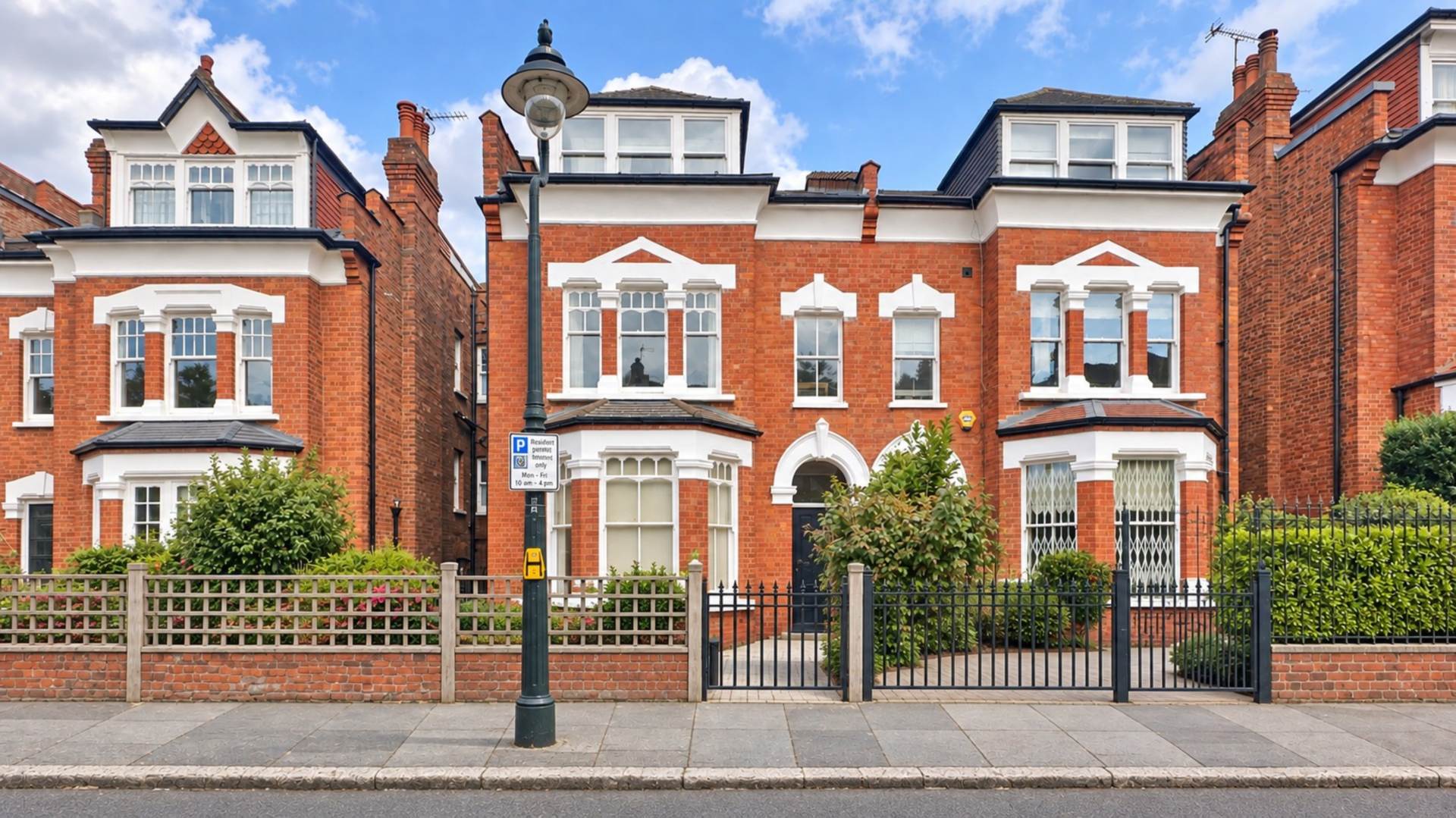 Flat Talbot Road in Greater London