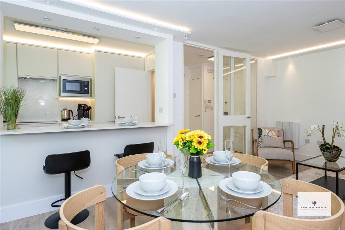 Flat Porchester Square in City of Westminster