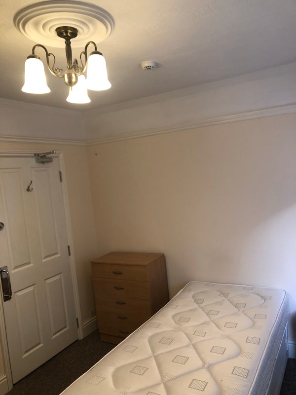 Room St Andrews Street North in West Suffolk