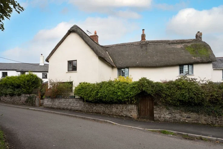 House Town Living Cross in West Devon
