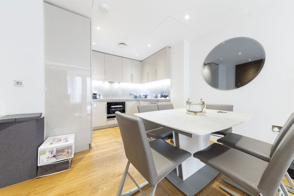 Flat Milford Lane in City of Westminster