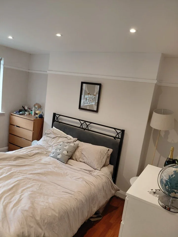 Flat Poynders Road in Greater London