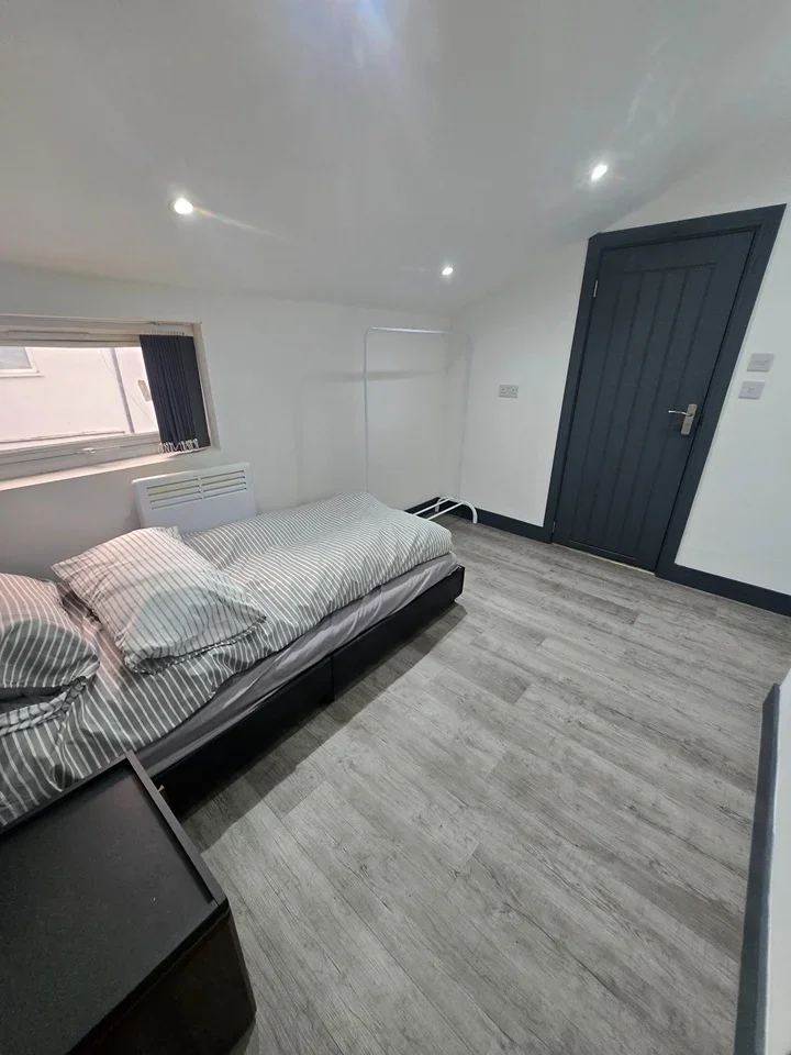 Room Colham Avenue in Greater London