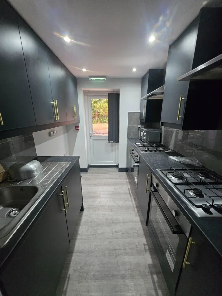 Room Colham Avenue in Greater London