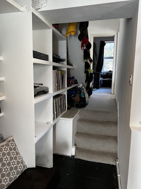 Flat Grove Vale in Greater London