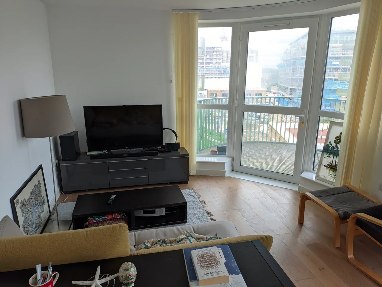 Room Astell Road in Greater London