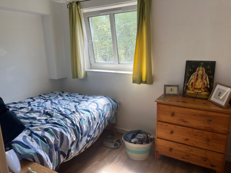 Room Bath Grove in Greater London