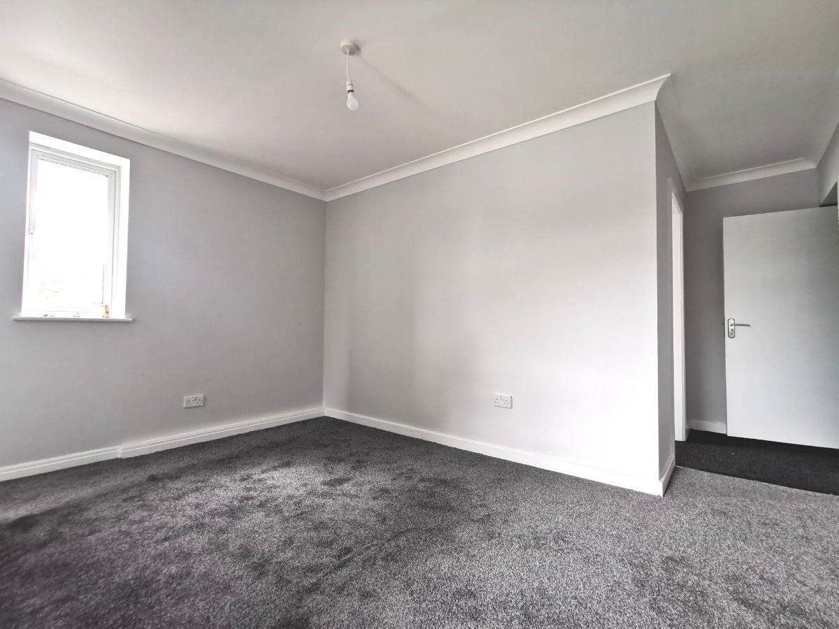 Flat Vale Crescent in Thrybergh