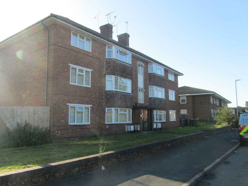 Flat Winterton Road in Nuneaton and Bedworth