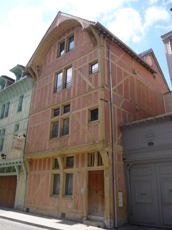 Flat Rue de la Monnaie in Troyes