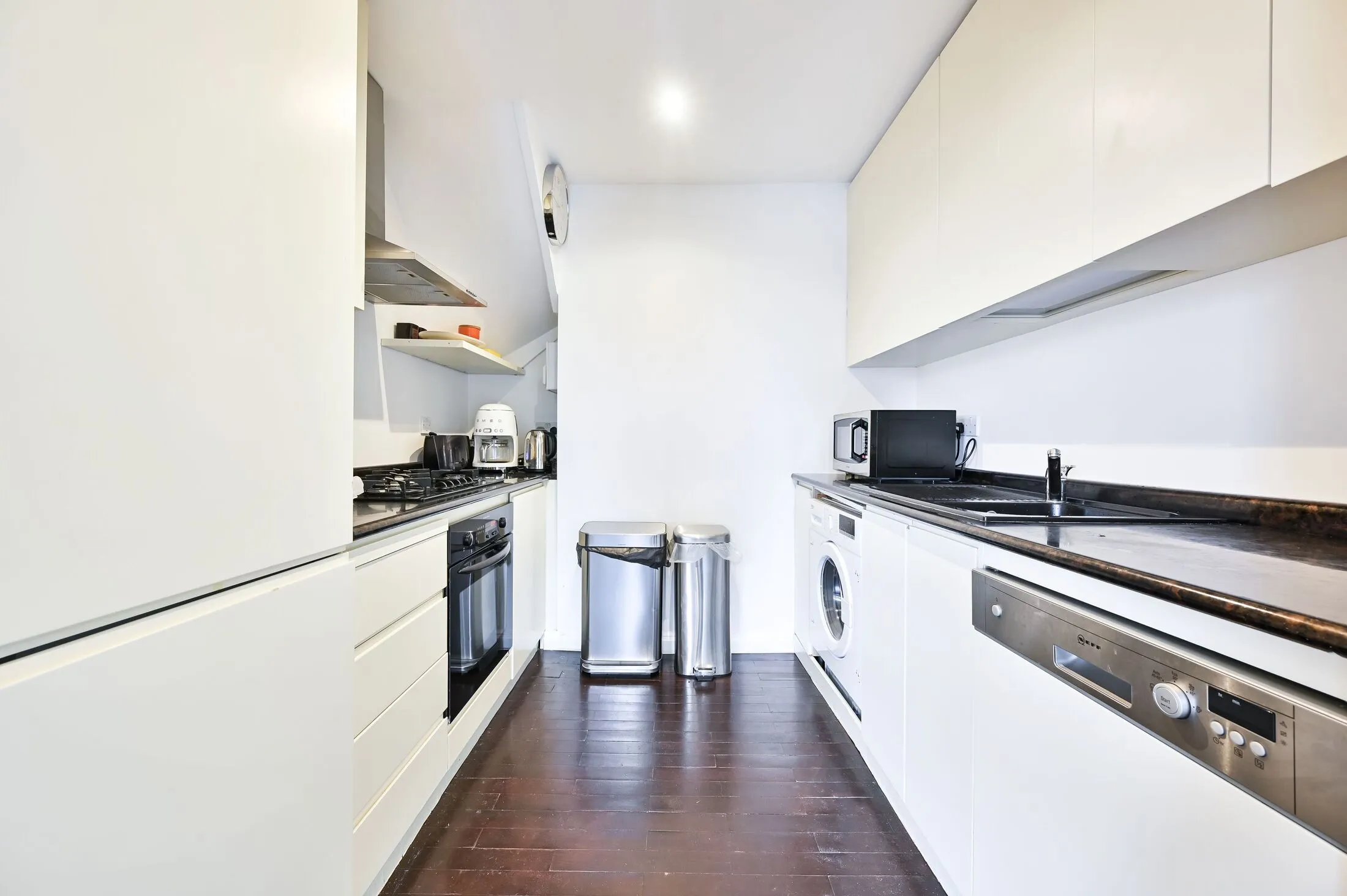 Flat Earl's Court Road in Greater London
