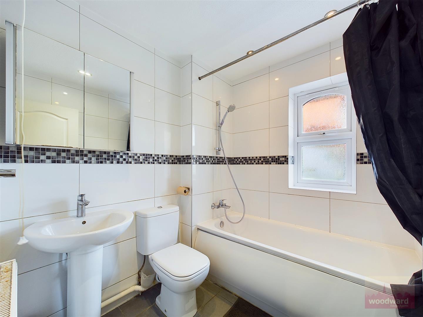 Flat Harrow View in Greater London