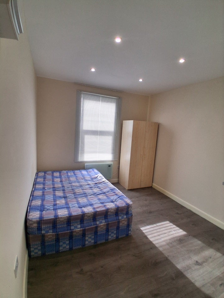 Room Marmadon Road in Greater London