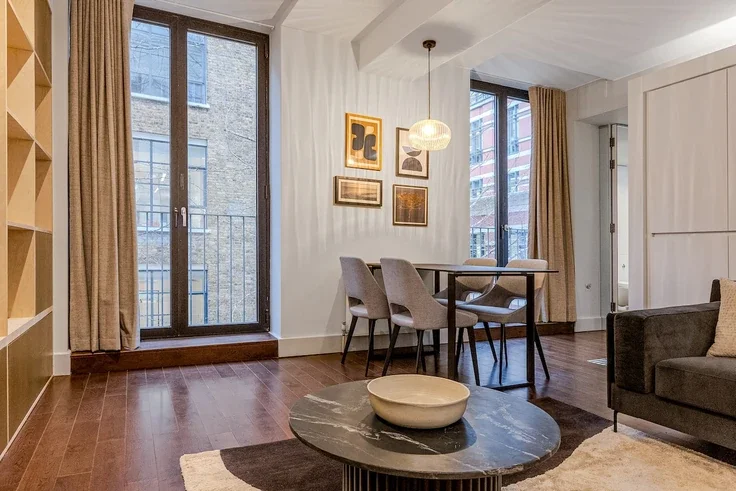 Flat Ludgate Square in City of London