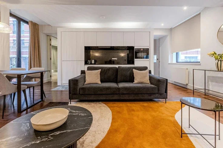 Flat Ludgate Square in City of London