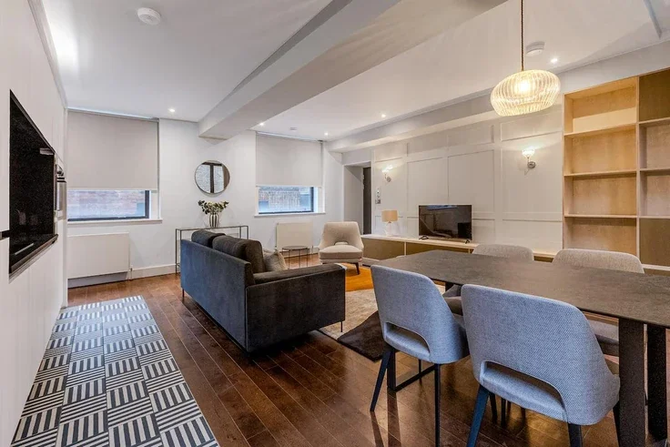Flat Ludgate Square in City of London
