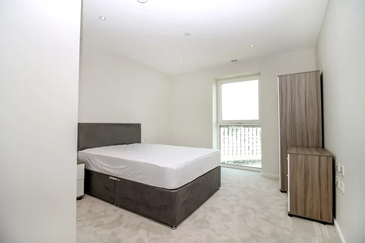 Flat Westfield Avenue in Greater London