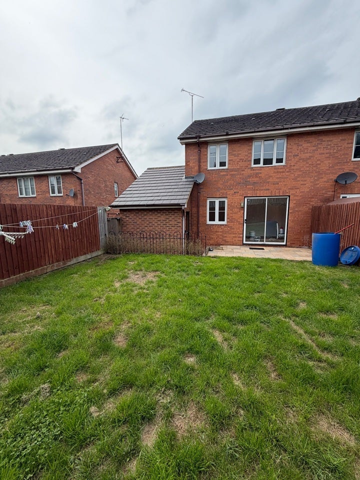 House Gravely Street in Rushden