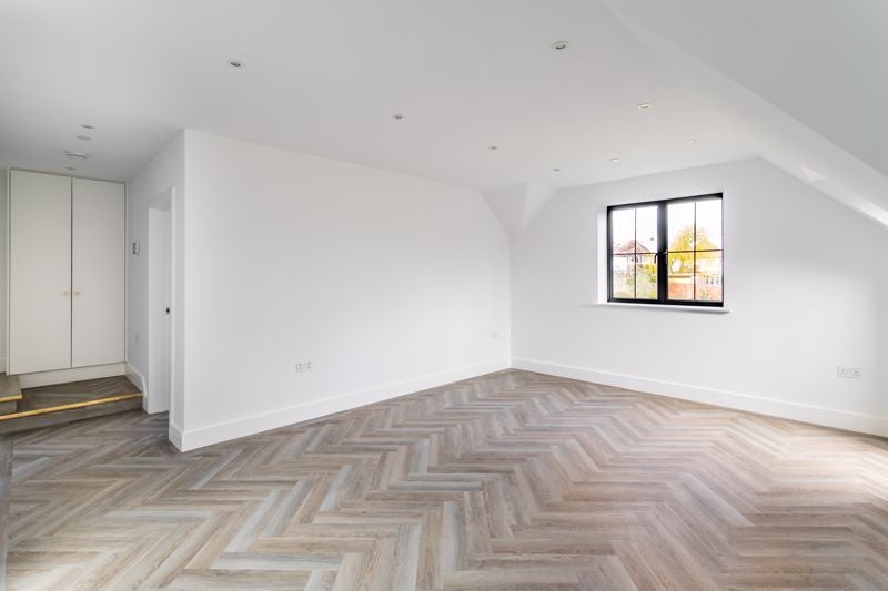 Flat Cheam Road in Epsom and Ewell