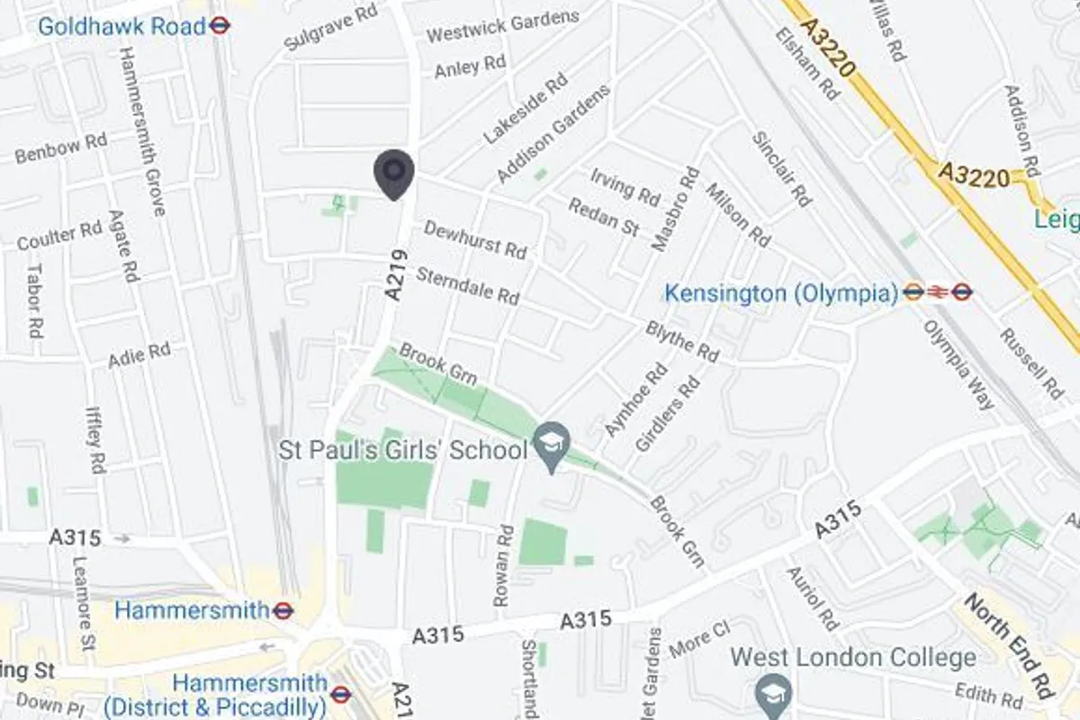 Flat Shepherds Bush Road in Greater London