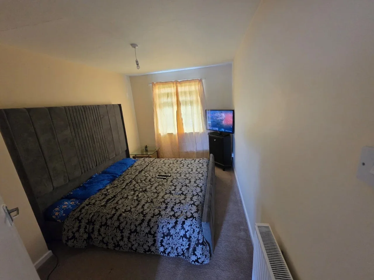 Room Tilgate Parade in Crawley