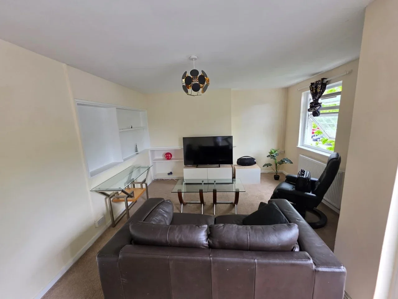 Room Tilgate Parade in Crawley