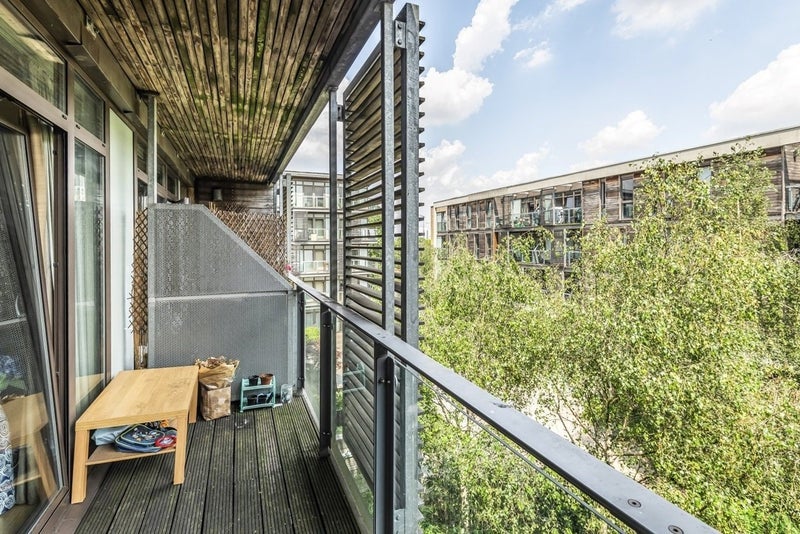 Flat Park Mews in Greater London