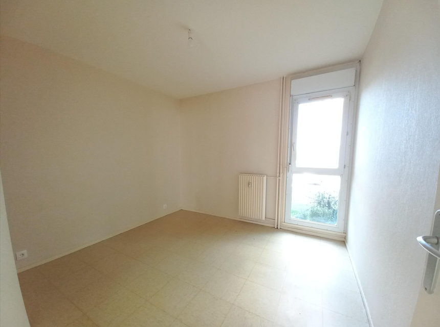 Flat Rue du Président René Coty in Montceau-les-Mines