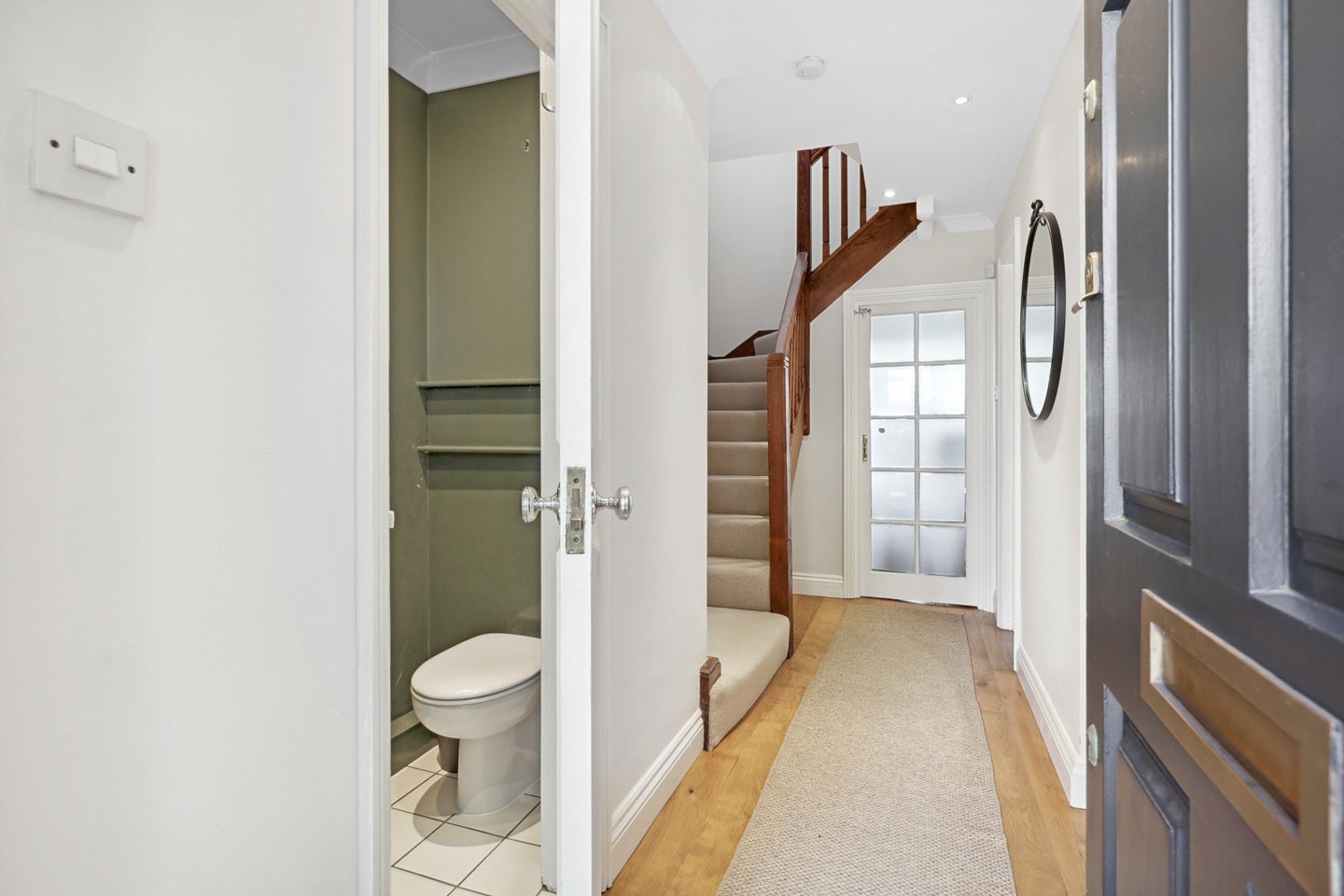 House Narrow Street in Greater London