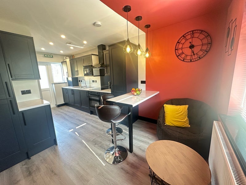 Room Collingwood Road in Basildon
