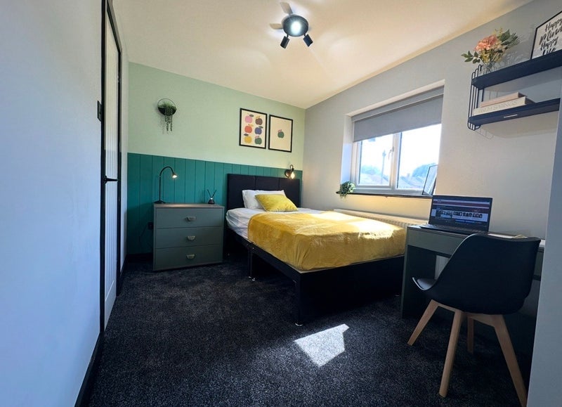 Room Collingwood Road in Basildon