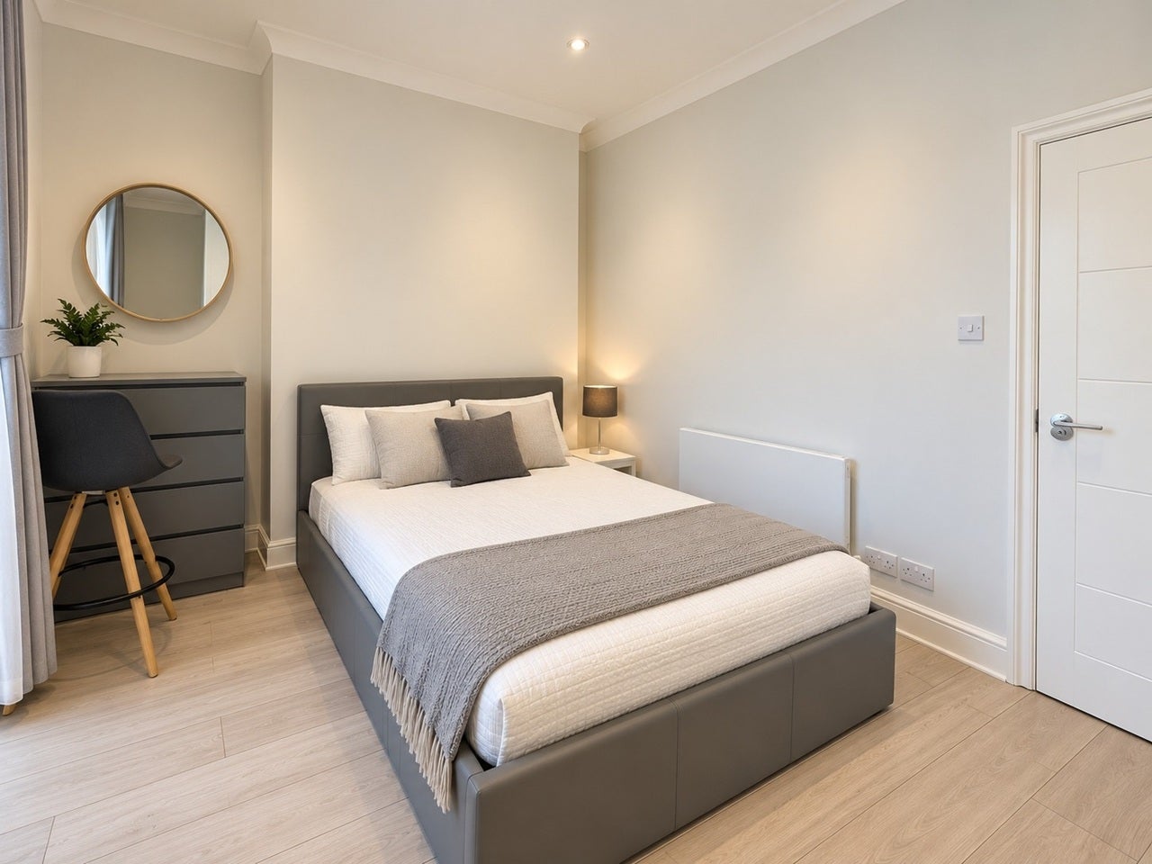 Room Talgarth Road in Greater London