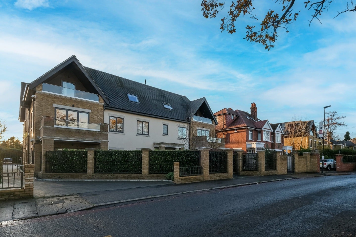 Flat Wood Lane in Greater London