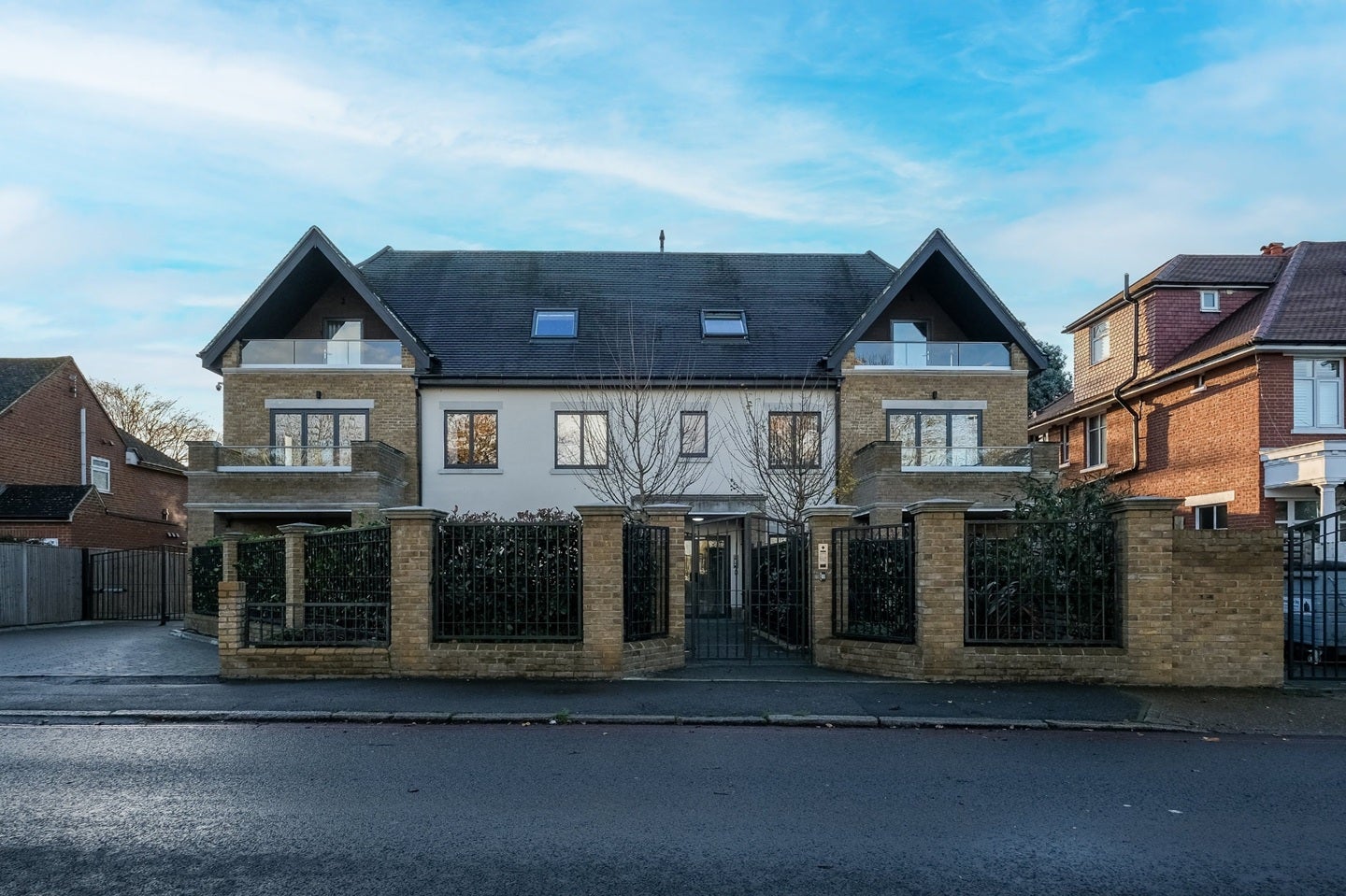 Flat Wood Lane in Greater London