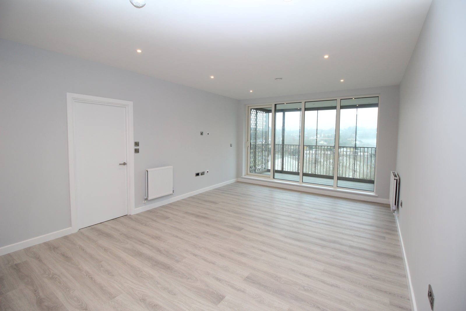 Flat Radford Way in Billericay