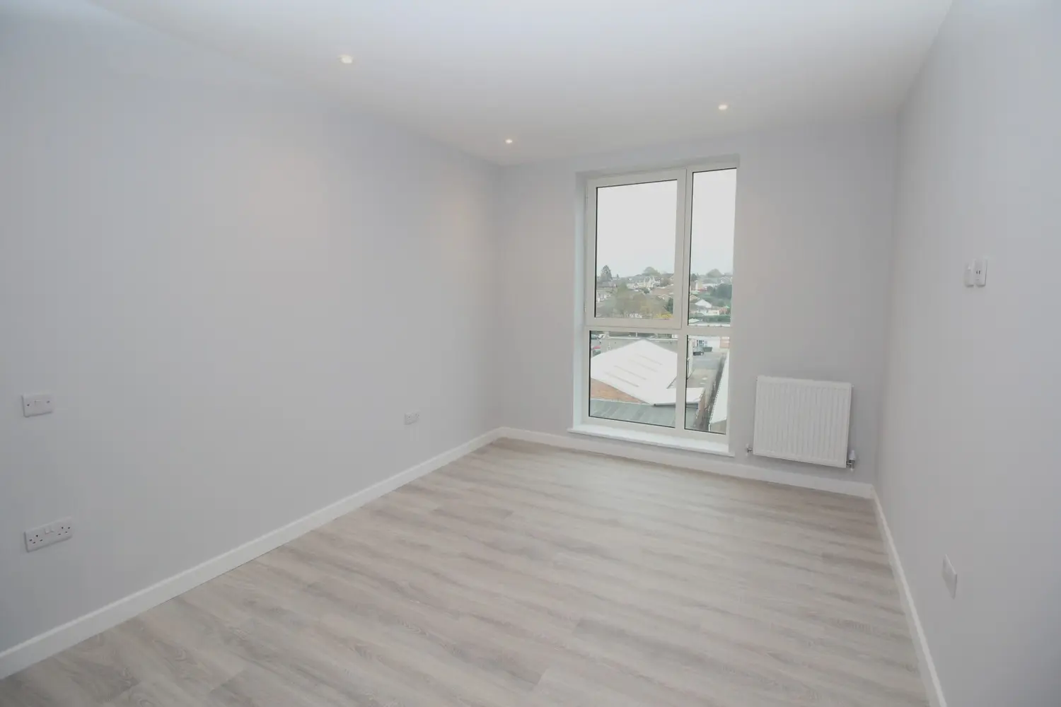 Flat Radford Way in Billericay