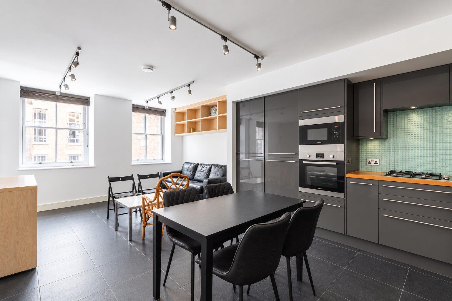 Flat Eyre Street Hill in Greater London